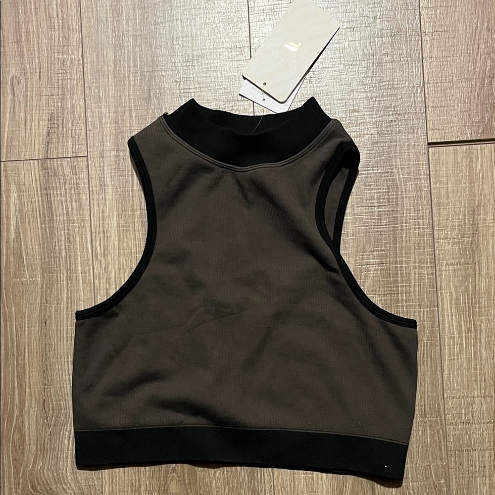 NWT Fabletics Olive Green and Black Sleeveless Crop Top Sports Bra Size XL